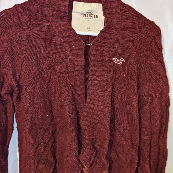 Hollister knitted  sweater in almost new condition - Picture 2 of 3